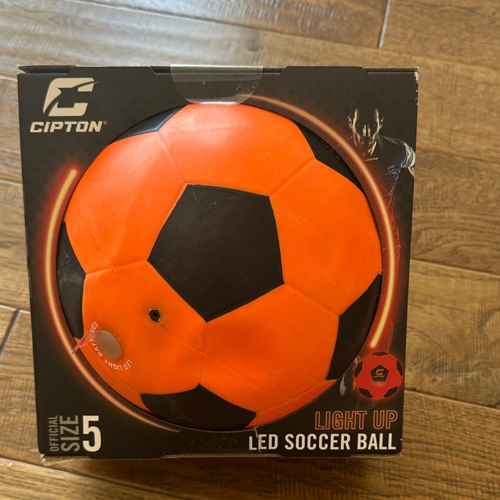 Cipton LED light up Soccer Ball - nwot